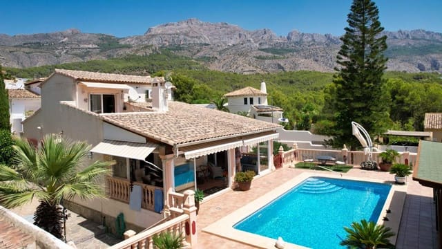 3 Zimmer Villa zu verkaufen in Altea mit Pool Garage - 690.000 € (Ref: 9932200)
