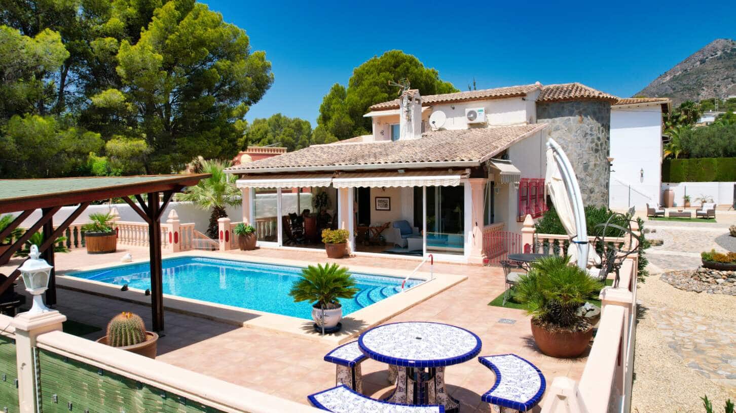 3 quarto Moradia para venda em Altea com piscina garagem - 690 000 € (Ref: 9932200)