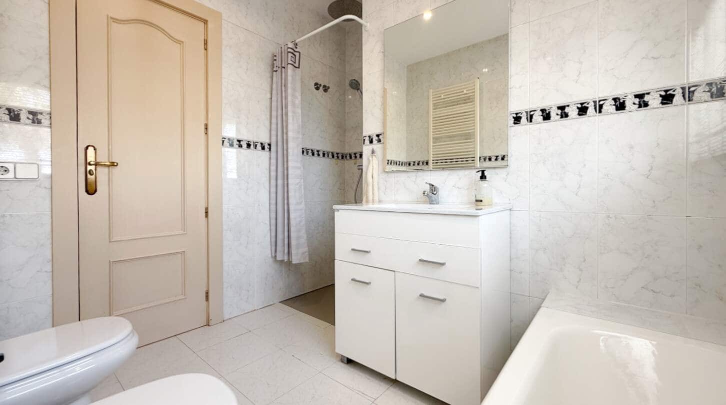 3 quarto Moradia para venda em Altea com piscina garagem - 849 000 € (Ref: 9941214)