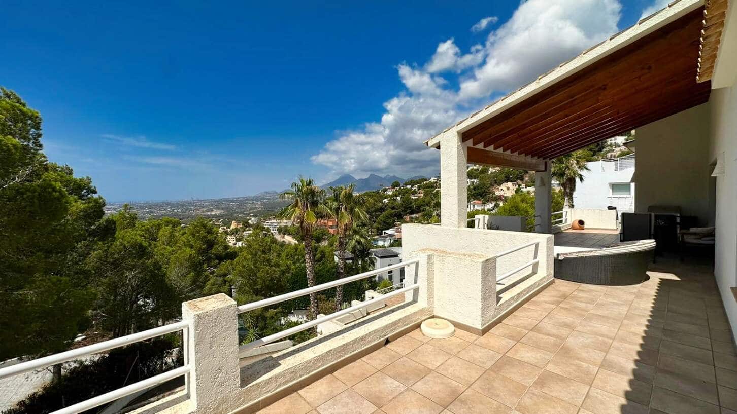 3 quarto Moradia para venda em Altea com piscina garagem - 849 000 € (Ref: 9941214)