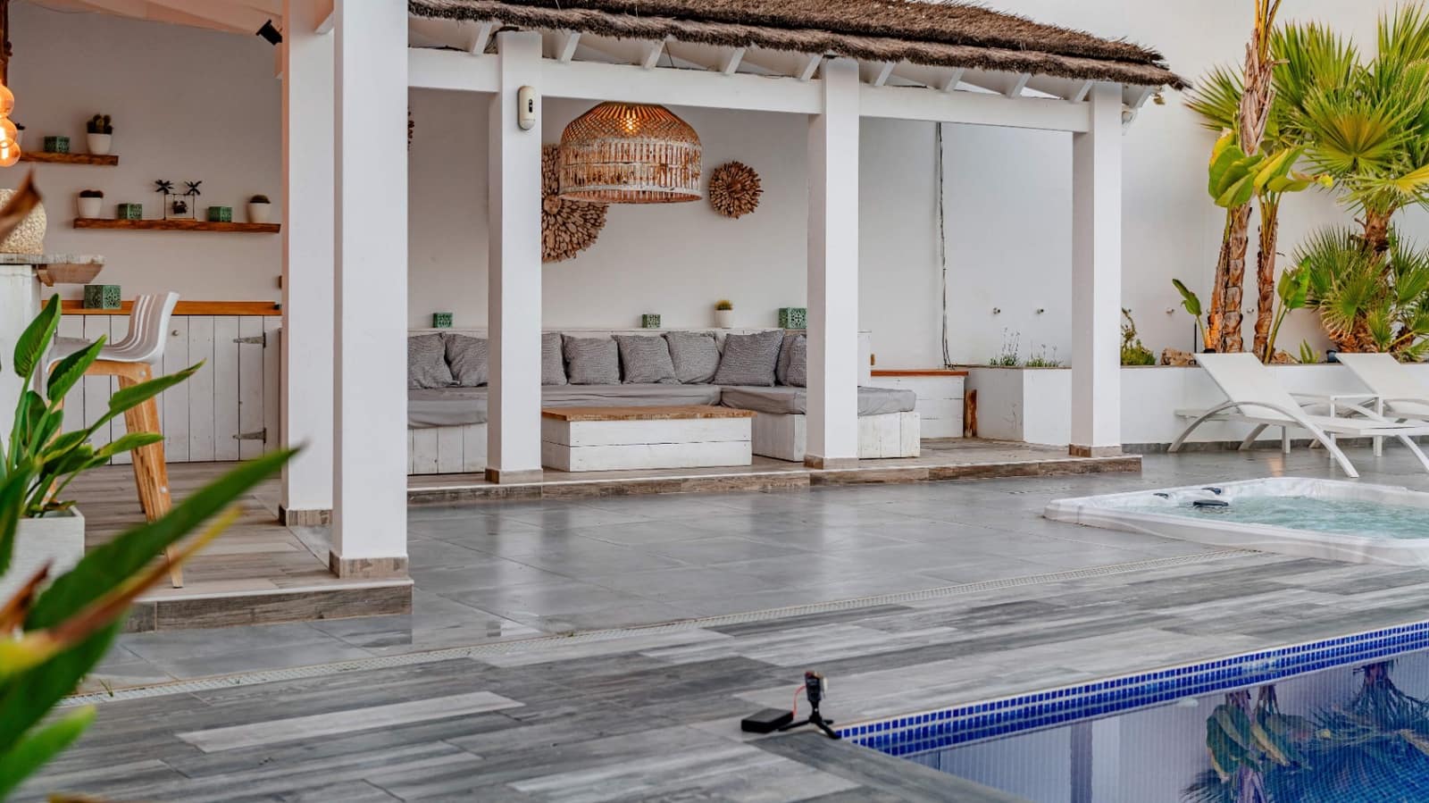 5 bedroom Villa for sale in Benissa with pool garage - € 3,850,000 (Ref: 9962286)
