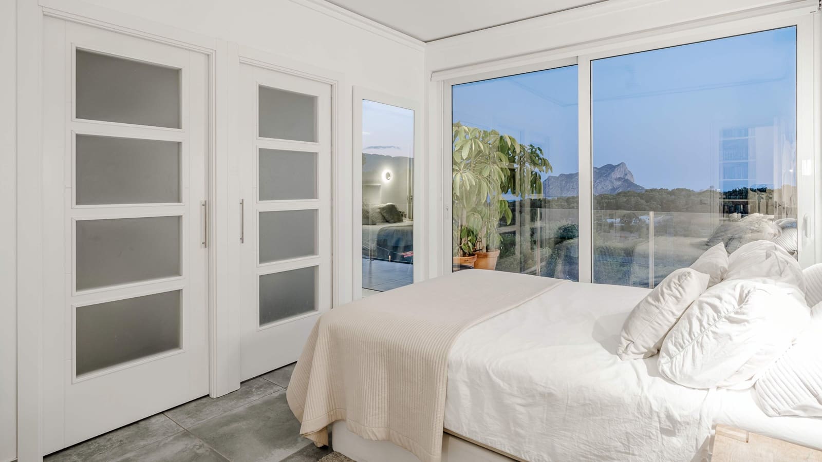 5 bedroom Villa for sale in Benissa with pool garage - € 3,850,000 (Ref: 9962286)