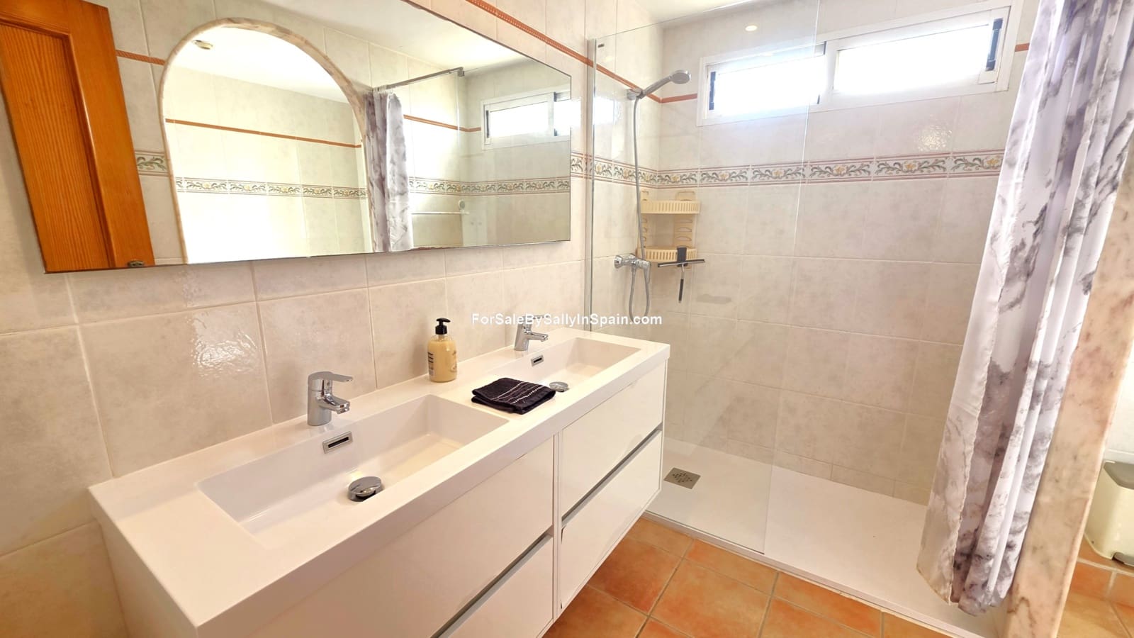 4 quarto Moradia Geminada para venda em Miramar com garagem - 449 000 € (Ref: 10052153)