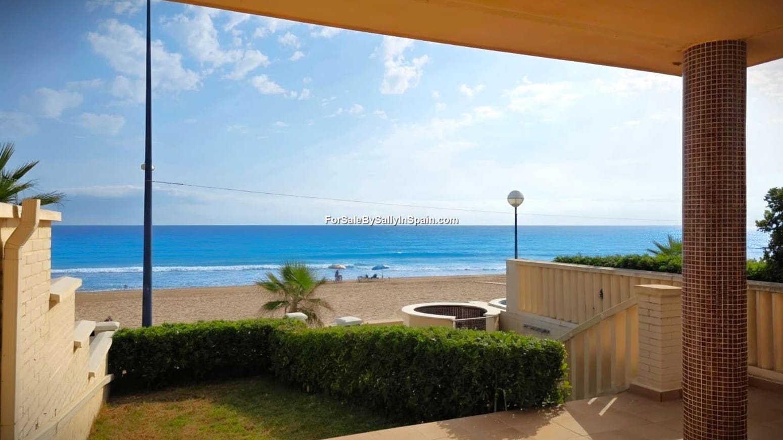 4 quarto Moradia Geminada para venda em Miramar com garagem - 449 000 € (Ref: 10052153)