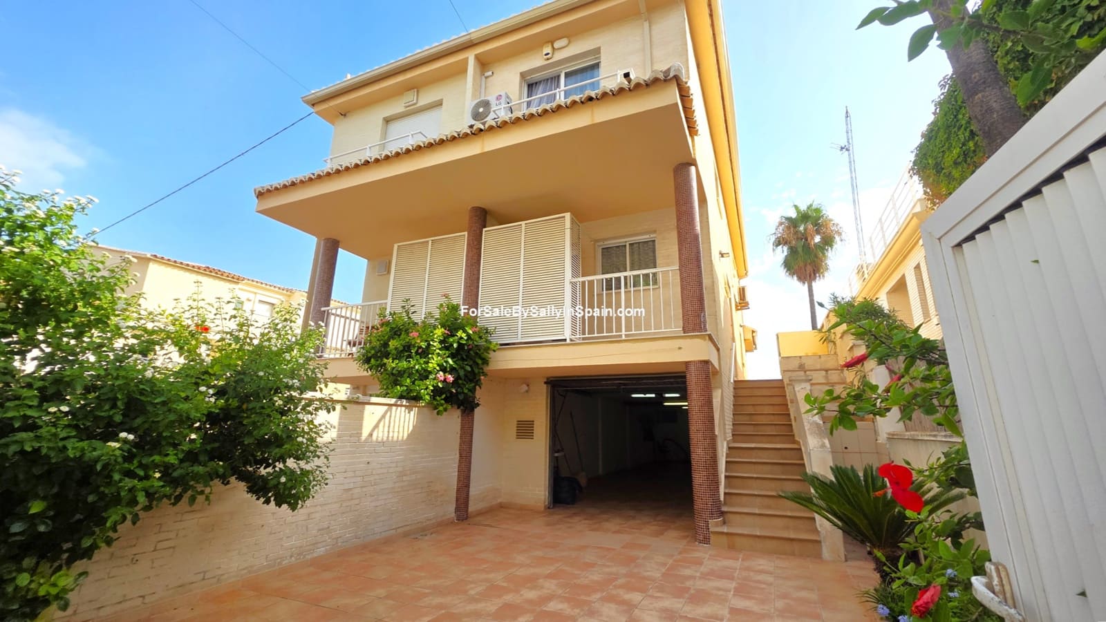 4 quarto Moradia Geminada para venda em Miramar com garagem - 449 000 € (Ref: 10052153)