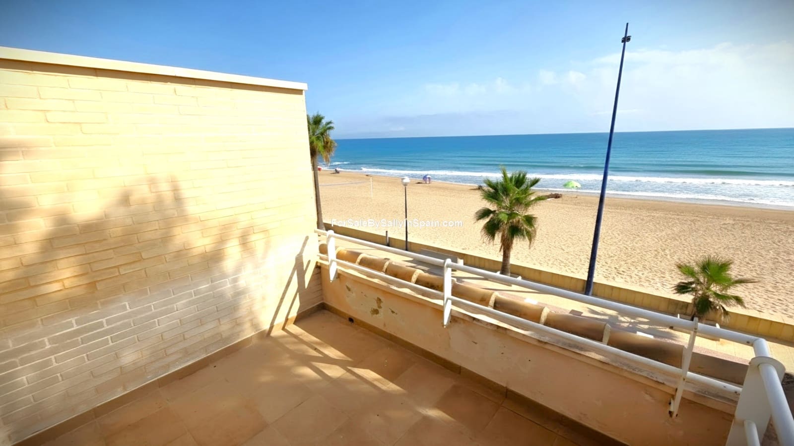 4 quarto Moradia Geminada para venda em Miramar com garagem - 449 000 € (Ref: 10052153)