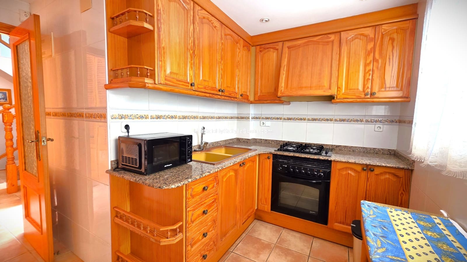 4 quarto Moradia Geminada para venda em Miramar com garagem - 449 000 € (Ref: 10052153)