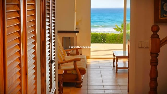 4 quarto Moradia Geminada para venda em Miramar com garagem - 449 000 € (Ref: 10052153)