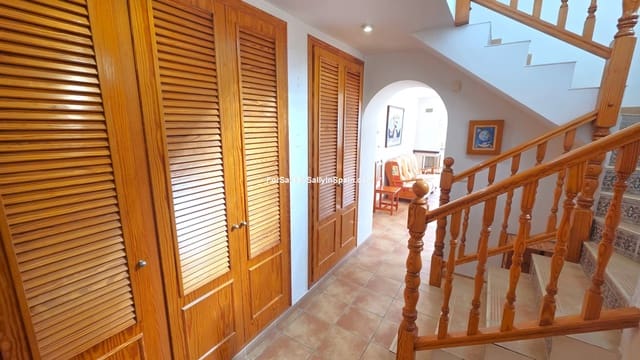 4 quarto Moradia Geminada para venda em Miramar com garagem - 449 000 € (Ref: 10052153)
