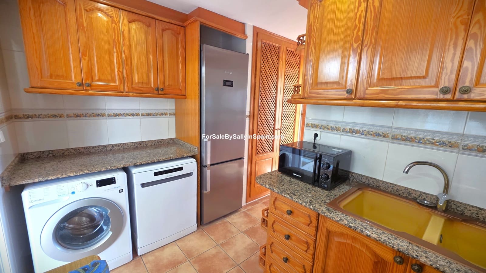 4 quarto Moradia Geminada para venda em Miramar com garagem - 449 000 € (Ref: 10052153)