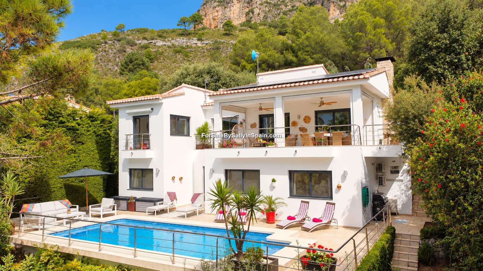 5 bedroom Villa for sale in Barx with pool garage - € 695,000 (Ref: 10163494)