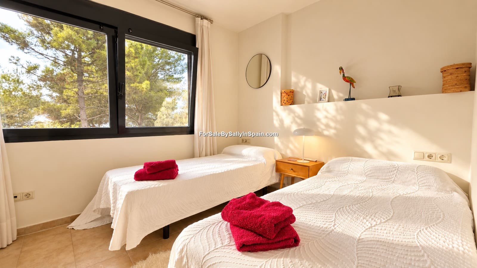5 bedroom Villa for sale in Barx with pool garage - € 695,000 (Ref: 10163494)