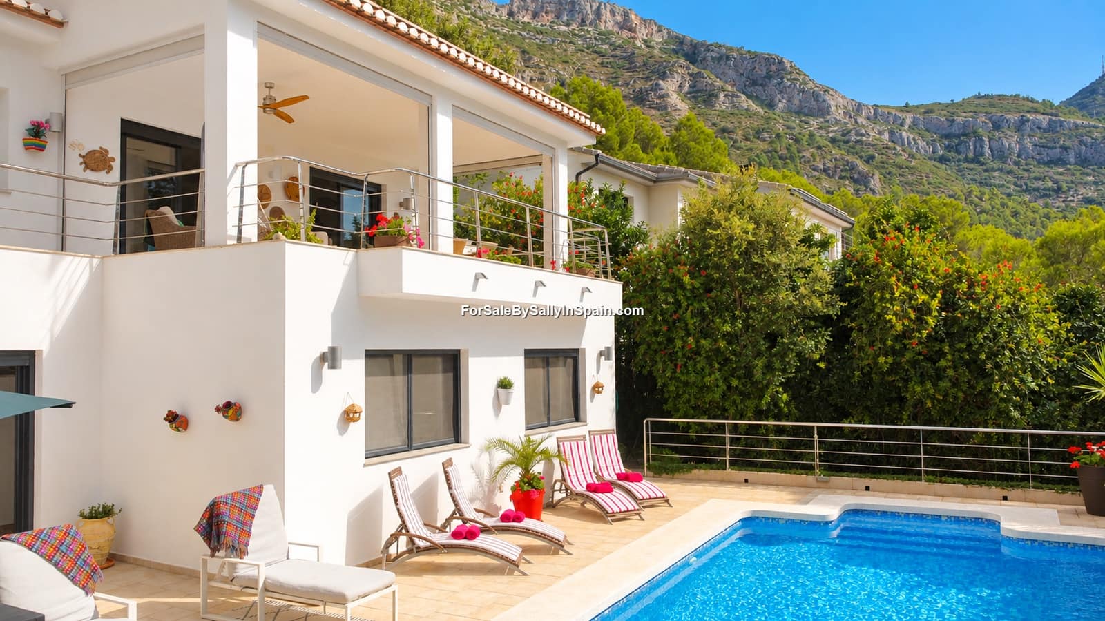 5 bedroom Villa for sale in Barx with pool garage - € 695,000 (Ref: 10163494)