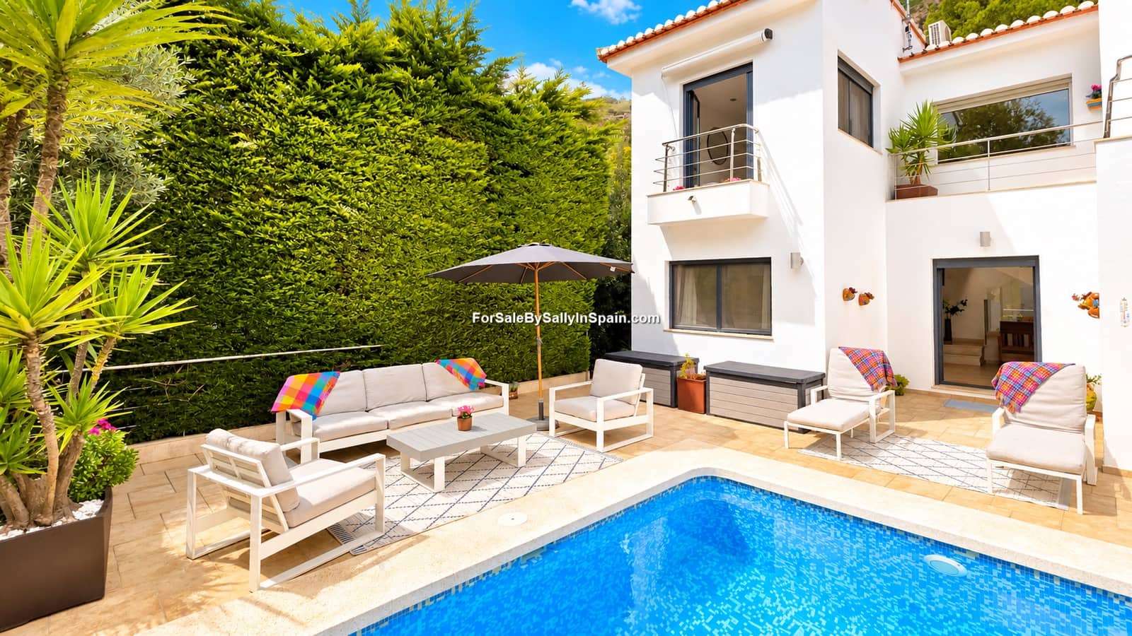 5 bedroom Villa for sale in Barx with pool garage - € 695,000 (Ref: 10163494)