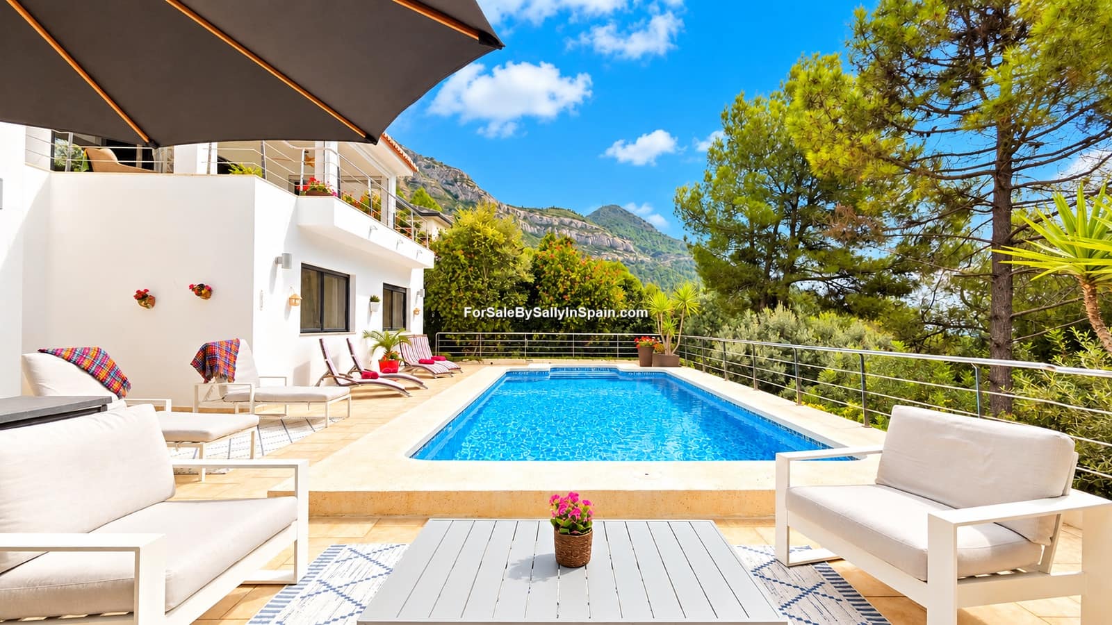 5 bedroom Villa for sale in Barx with pool garage - € 695,000 (Ref: 10163494)