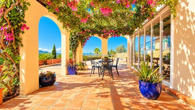 5 soveværelse Villa til salg i Pla de Corrals, Simat de la Valldigna med swimmingpool garage - € 599.000 (Ref: 10165032)
