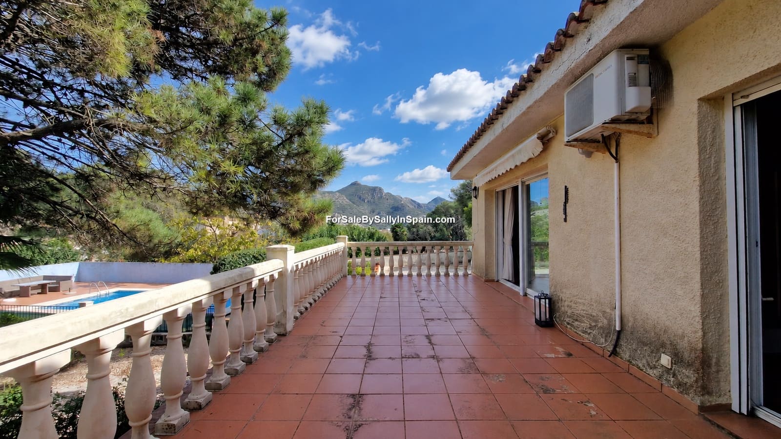 3 Zimmer Villa zu verkaufen in Barx mit Pool Garage - 269.000 € (Ref: 10183253)
