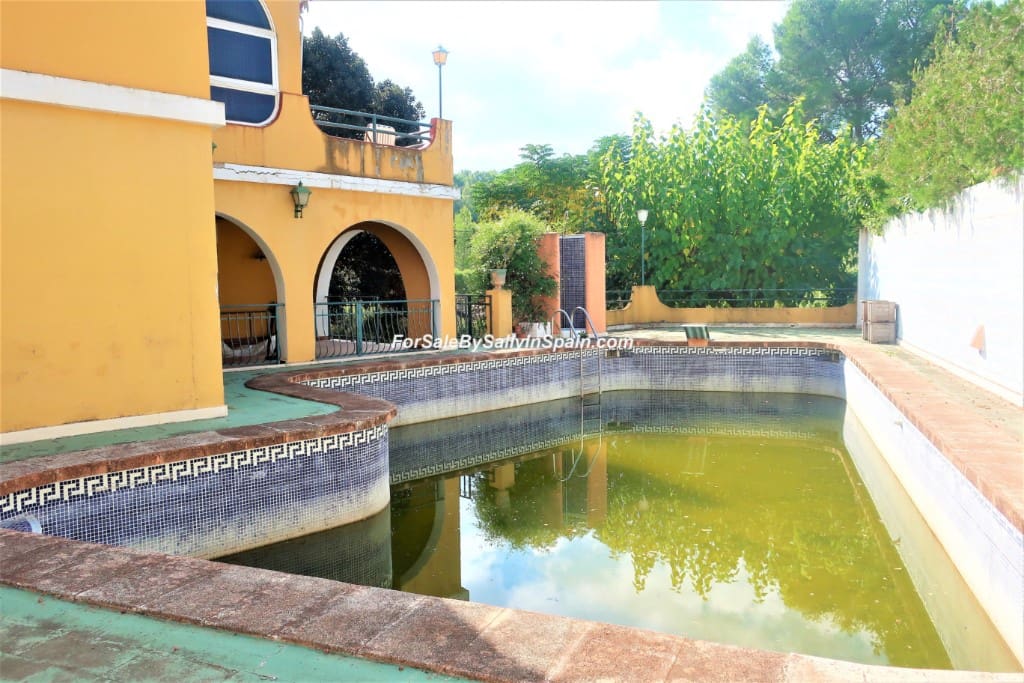 5 bedroom Villa for sale in Alzira with pool garage - € 649,000 (Ref: 5659271)
