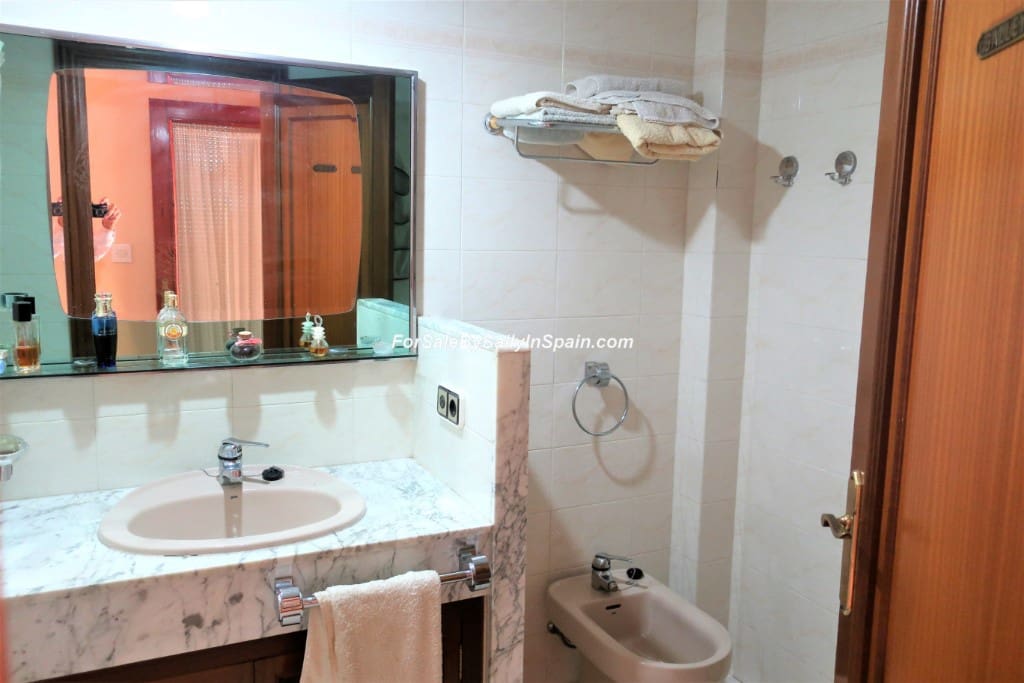 5 bedroom Villa for sale in Alzira with pool garage - € 649,000 (Ref: 5659271)