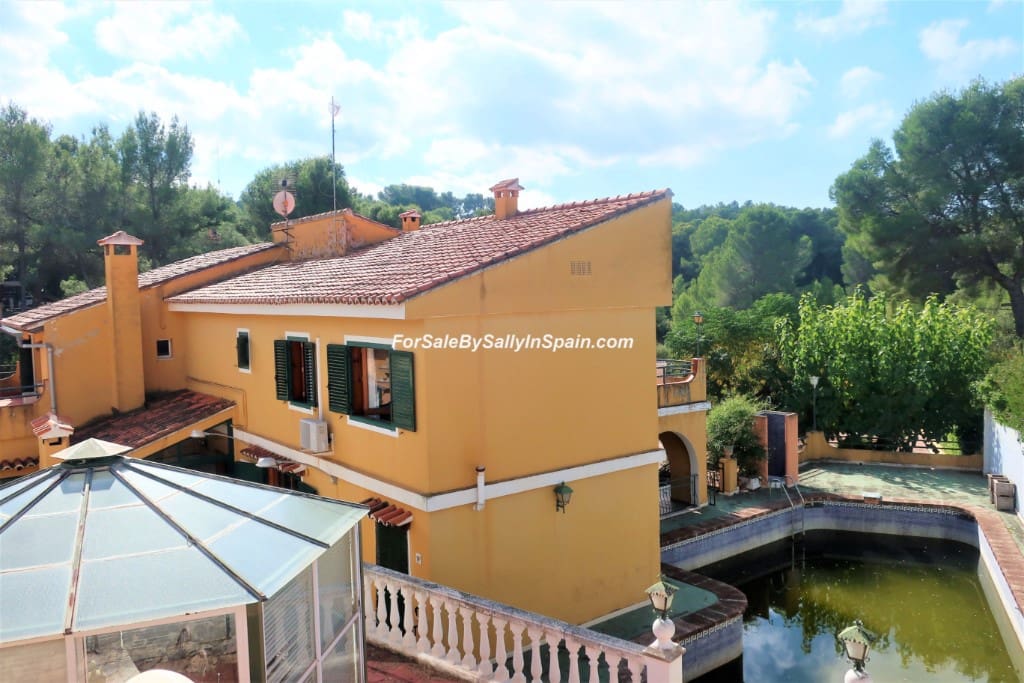 5 bedroom Villa for sale in Alzira with pool garage - € 649,000 (Ref: 5659271)