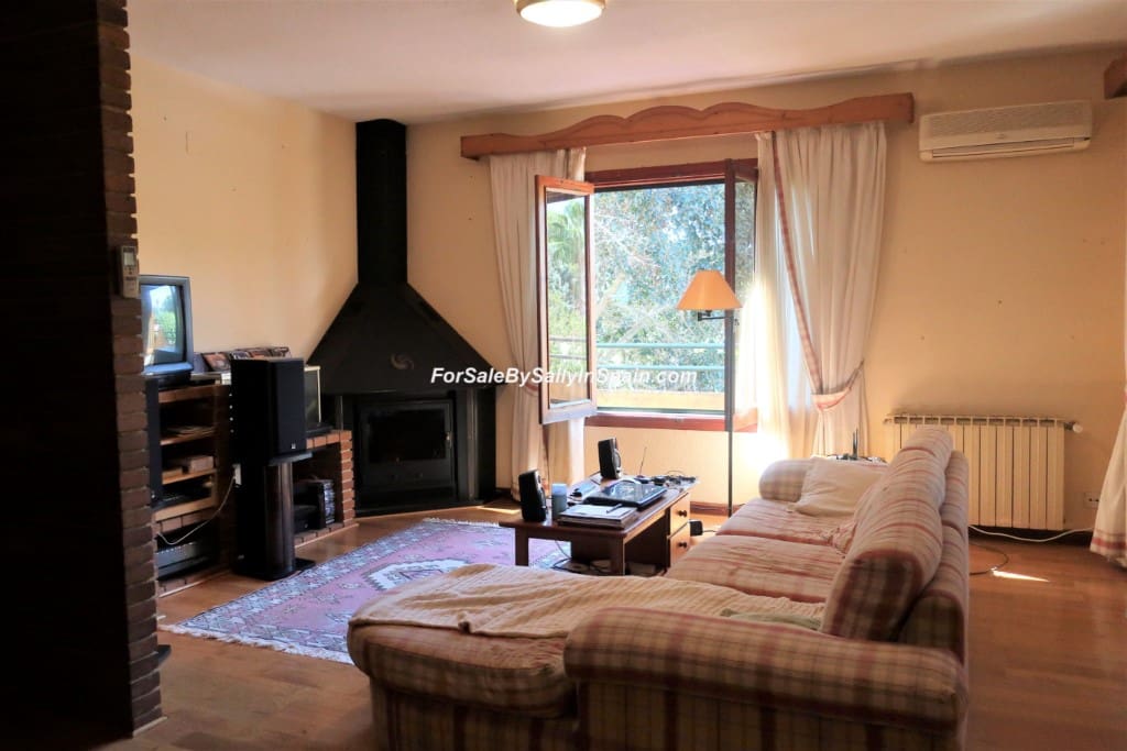 5 bedroom Villa for sale in Alzira with pool garage - € 649,000 (Ref: 5659271)