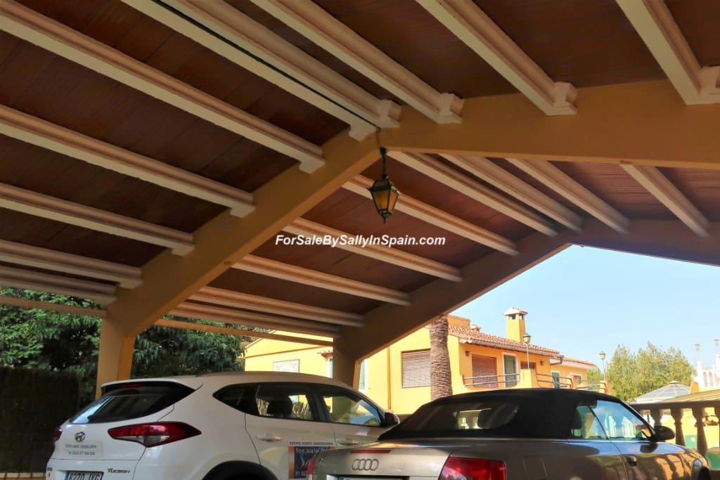 5 bedroom Villa for sale in Alzira with pool garage - € 649,000 (Ref: 5659271)