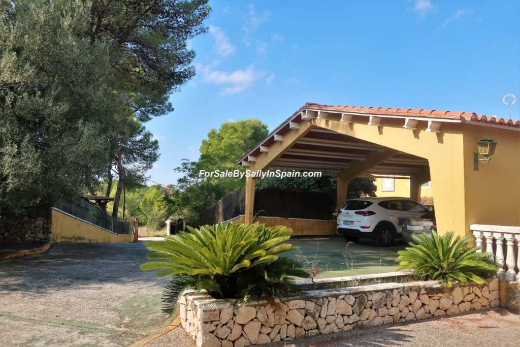 5 bedroom Villa for sale in Alzira with pool garage - € 649,000 (Ref: 5659271)