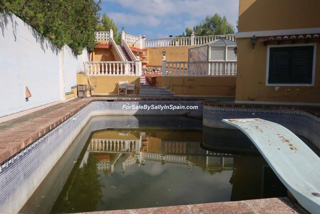 5 bedroom Villa for sale in Alzira with pool garage - € 649,000 (Ref: 5659271)