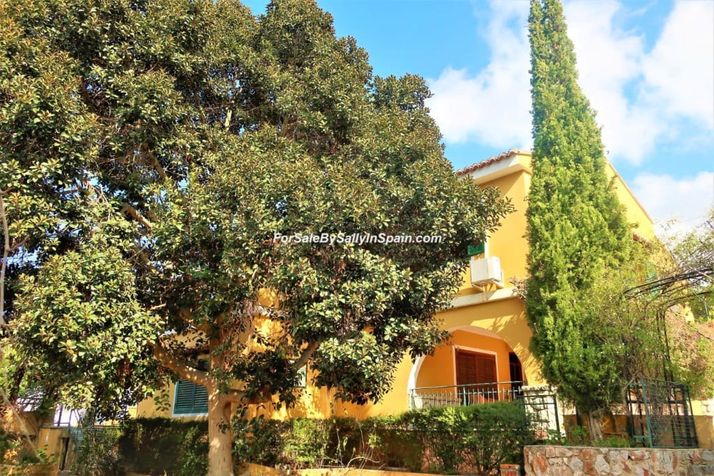 5 bedroom Villa for sale in Alzira with pool garage - € 649,000 (Ref: 5659271)