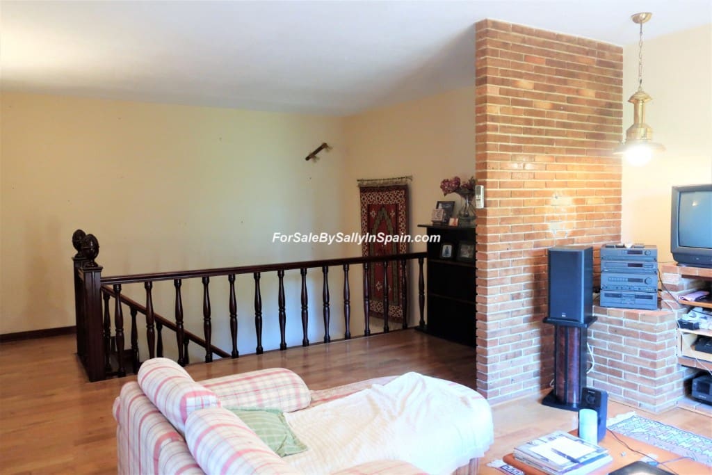 5 bedroom Villa for sale in Alzira with pool garage - € 649,000 (Ref: 5659271)