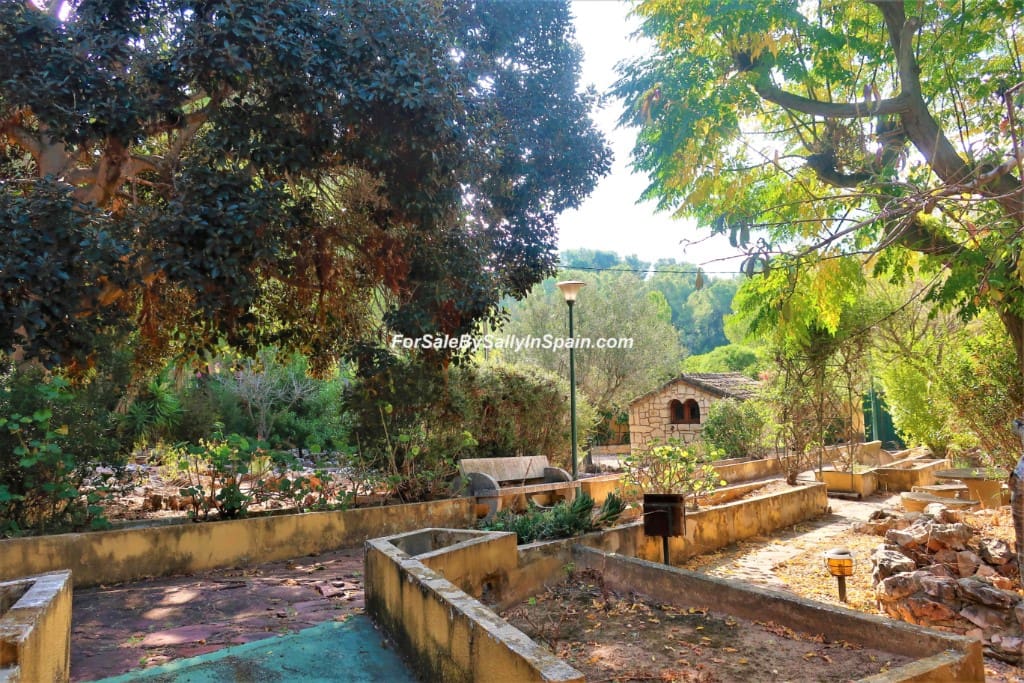 5 bedroom Villa for sale in Alzira with pool garage - € 649,000 (Ref: 5659271)