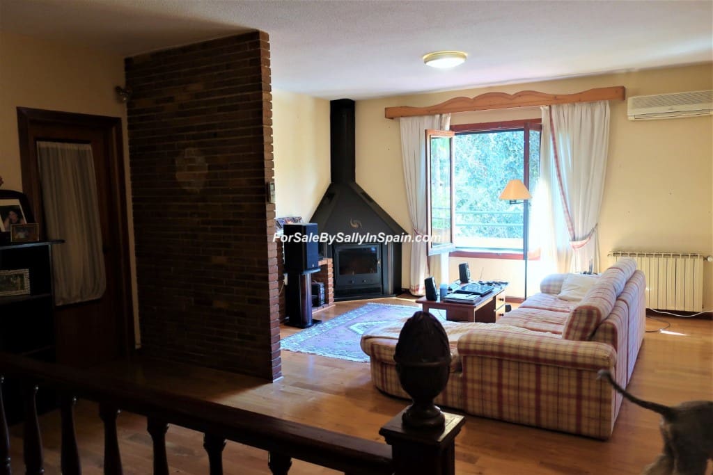 5 bedroom Villa for sale in Alzira with pool garage - € 649,000 (Ref: 5659271)