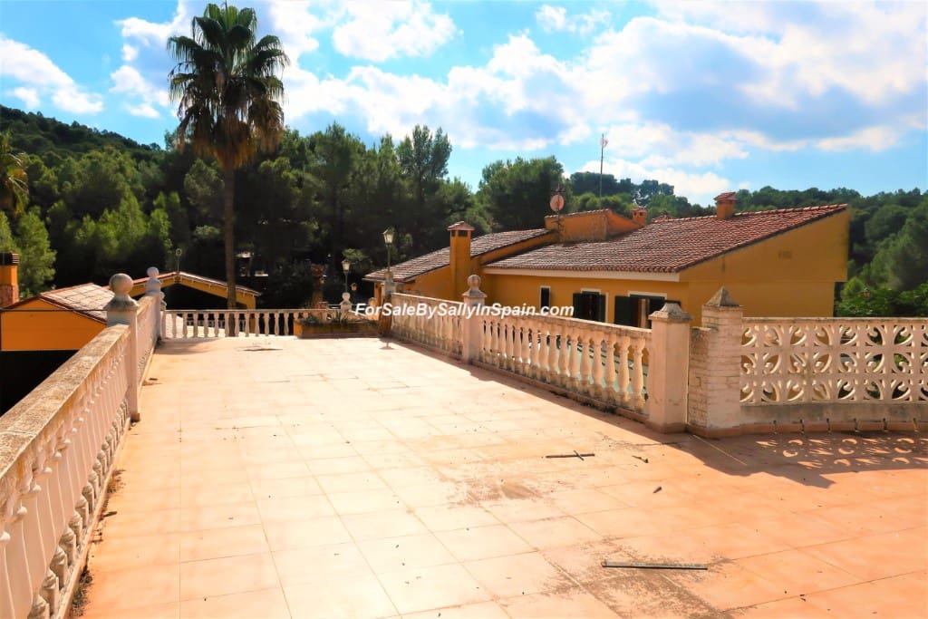 5 bedroom Villa for sale in Alzira with pool garage - € 649,000 (Ref: 5659271)