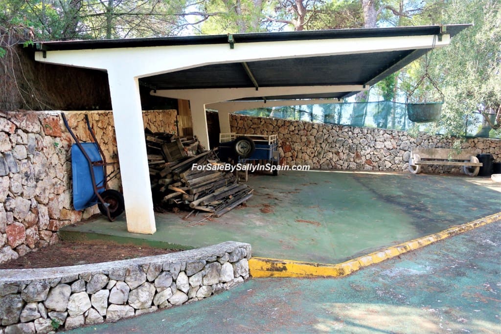 5 bedroom Villa for sale in Alzira with pool garage - € 649,000 (Ref: 5659271)