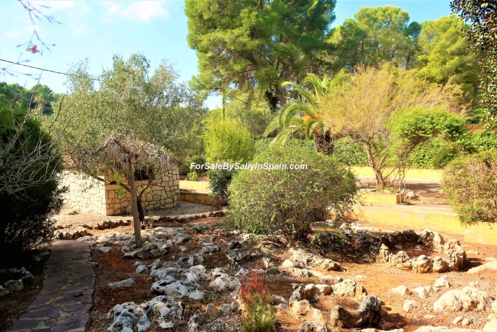 5 bedroom Villa for sale in Alzira with pool garage - € 649,000 (Ref: 5659271)