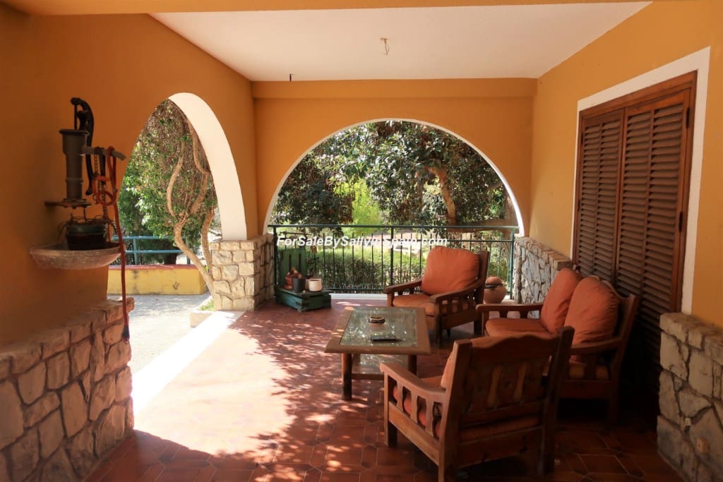 5 bedroom Villa for sale in Alzira with pool garage - € 649,000 (Ref: 5659271)