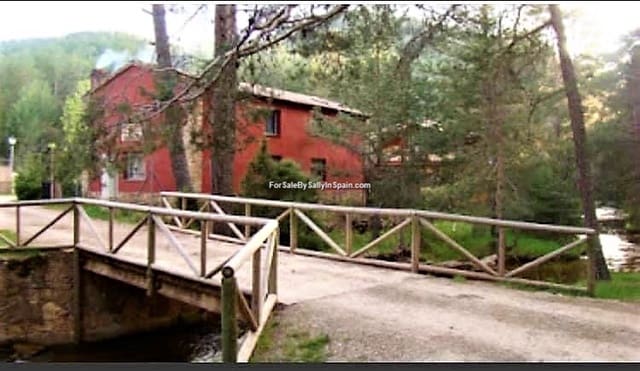 22 slaapkamer Villa te koop in Orea - € 550.000 (Ref: 5884001)