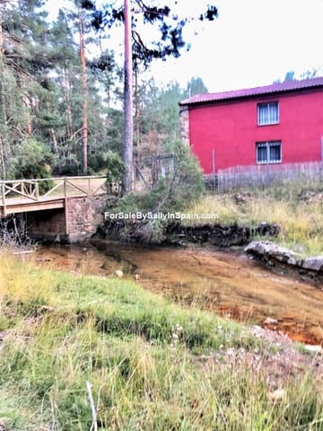 22 slaapkamer Villa te koop in Orea - € 550.000 (Ref: 5884001)