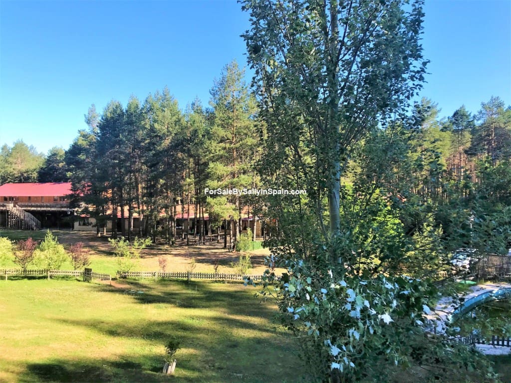 22 soveværelse Villa til salg i Orea - € 550.000 (Ref: 5884001)