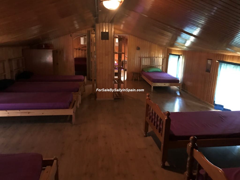 22 soveværelse Villa til salg i Orea - € 550.000 (Ref: 5884001)