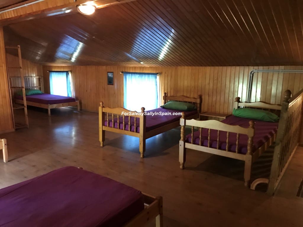 22 soveværelse Villa til salg i Orea - € 550.000 (Ref: 5884001)