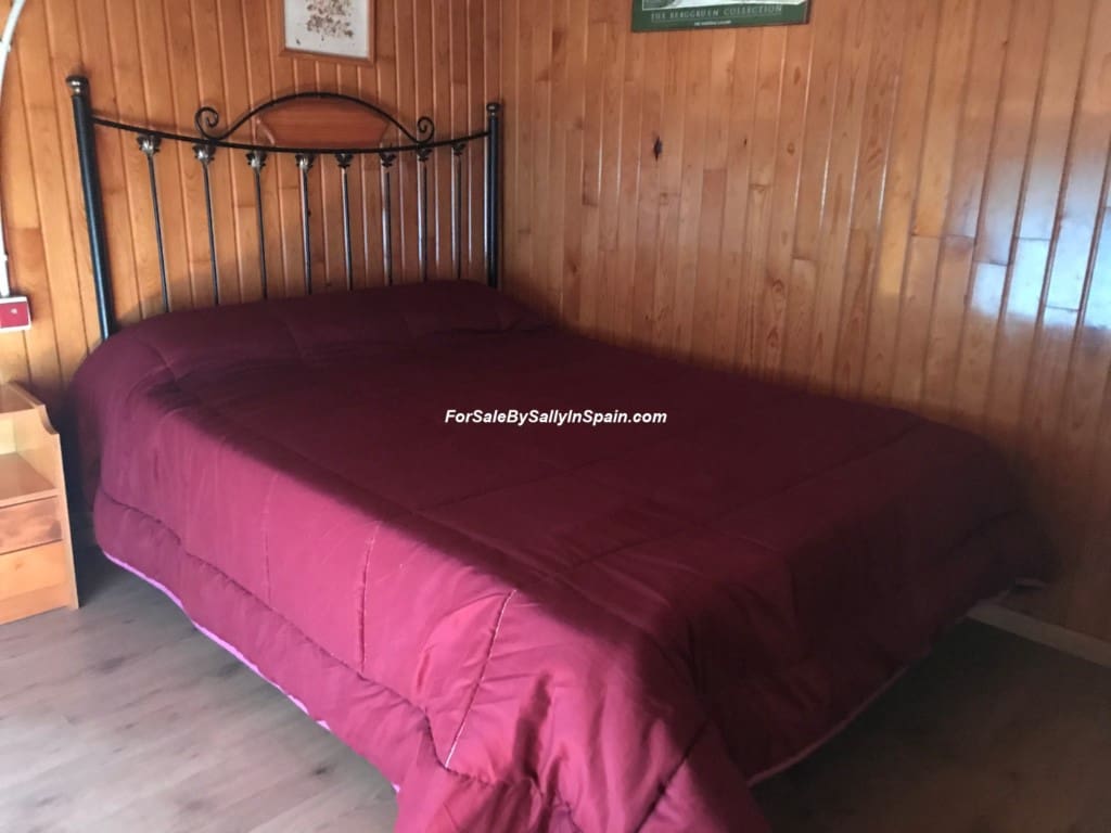 22 soveværelse Villa til salg i Orea - € 550.000 (Ref: 5884001)