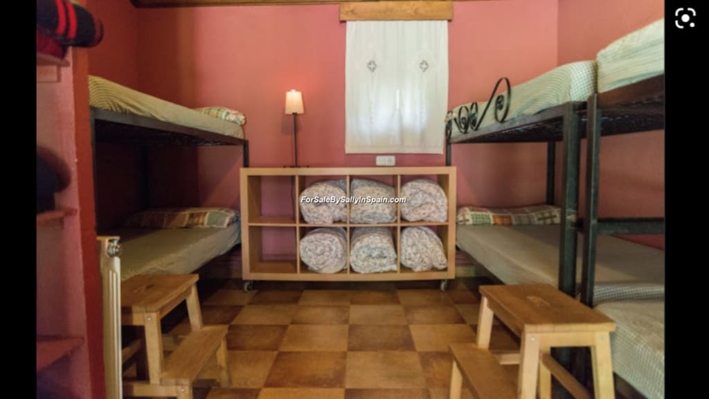 22 soveværelse Villa til salg i Orea - € 550.000 (Ref: 5884001)