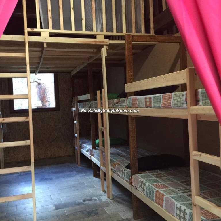 22 soveværelse Villa til salg i Orea - € 550.000 (Ref: 5884001)