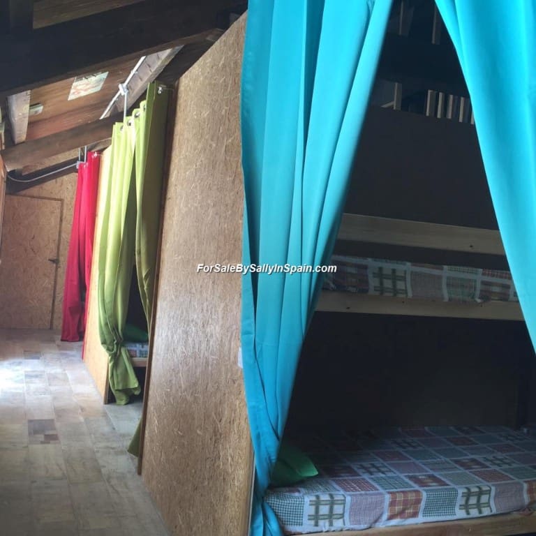 22 soveværelse Villa til salg i Orea - € 550.000 (Ref: 5884001)