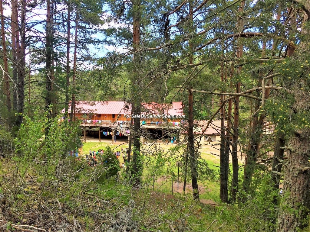 22 soveværelse Villa til salg i Orea - € 550.000 (Ref: 5884001)