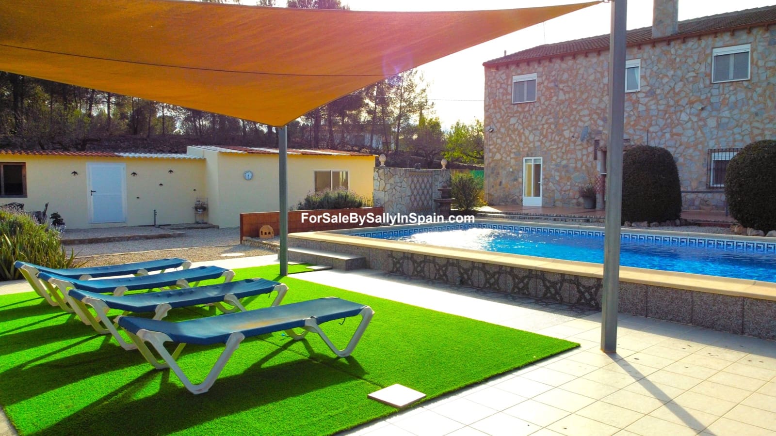 6 soveværelse Finca/Landehus til salg i L'Olleria med swimmingpool garage - € 485.000 (Ref: 7297361)