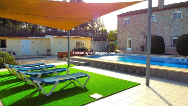 6 soveværelse Finca/Landehus til salg i L'Olleria med swimmingpool garage - € 485.000 (Ref: 7297361)