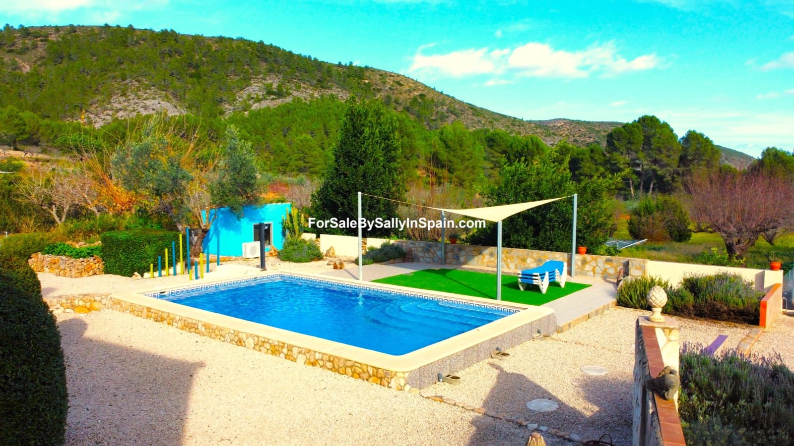 6 soveværelse Finca/Landehus til salg i L'Olleria med swimmingpool garage - € 485.000 (Ref: 7297361)