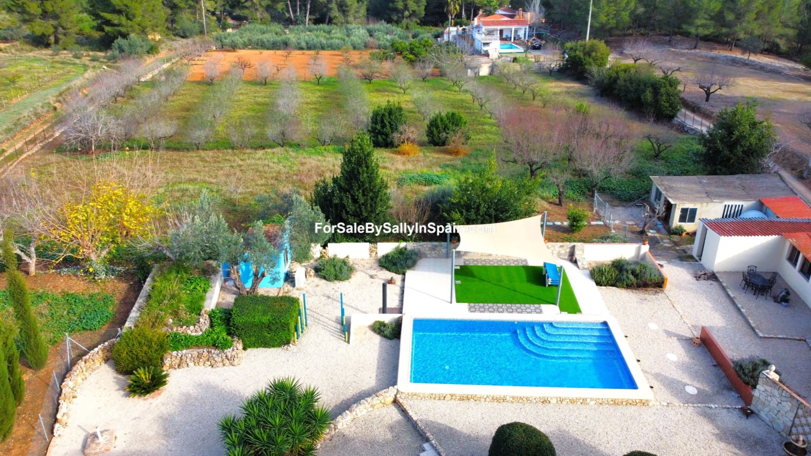 6 soveværelse Finca/Landehus til salg i L'Olleria med swimmingpool garage - € 485.000 (Ref: 7297361)